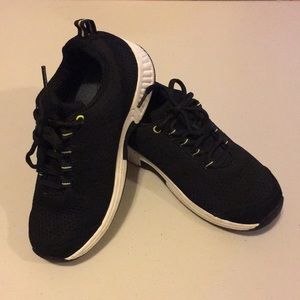 OrthoFeet Women’s Tennis Shoes Black 6.5 D Wide